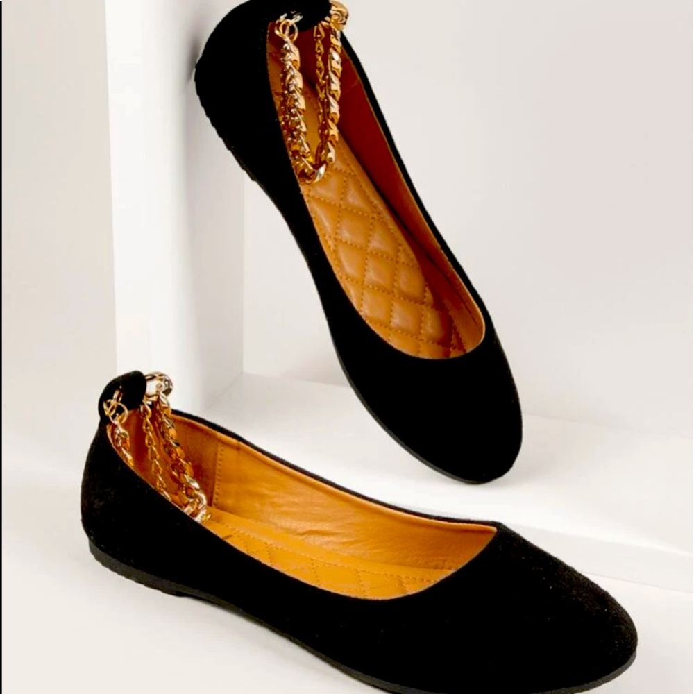 Faux suede curb ankle chain ballet flats